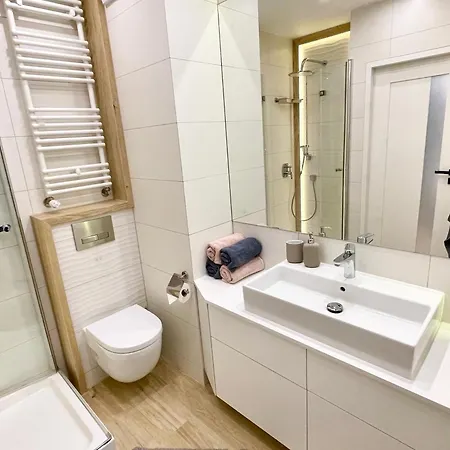 Comfortable Apart, Old Town, Free Parking, Hanging Bed, Wi-fi, Lift, Aircon,self Check-in 24h, Stare Miasto, Winda, Nowy Budynek, Garaz 0 Zl, Klima Вроцлав